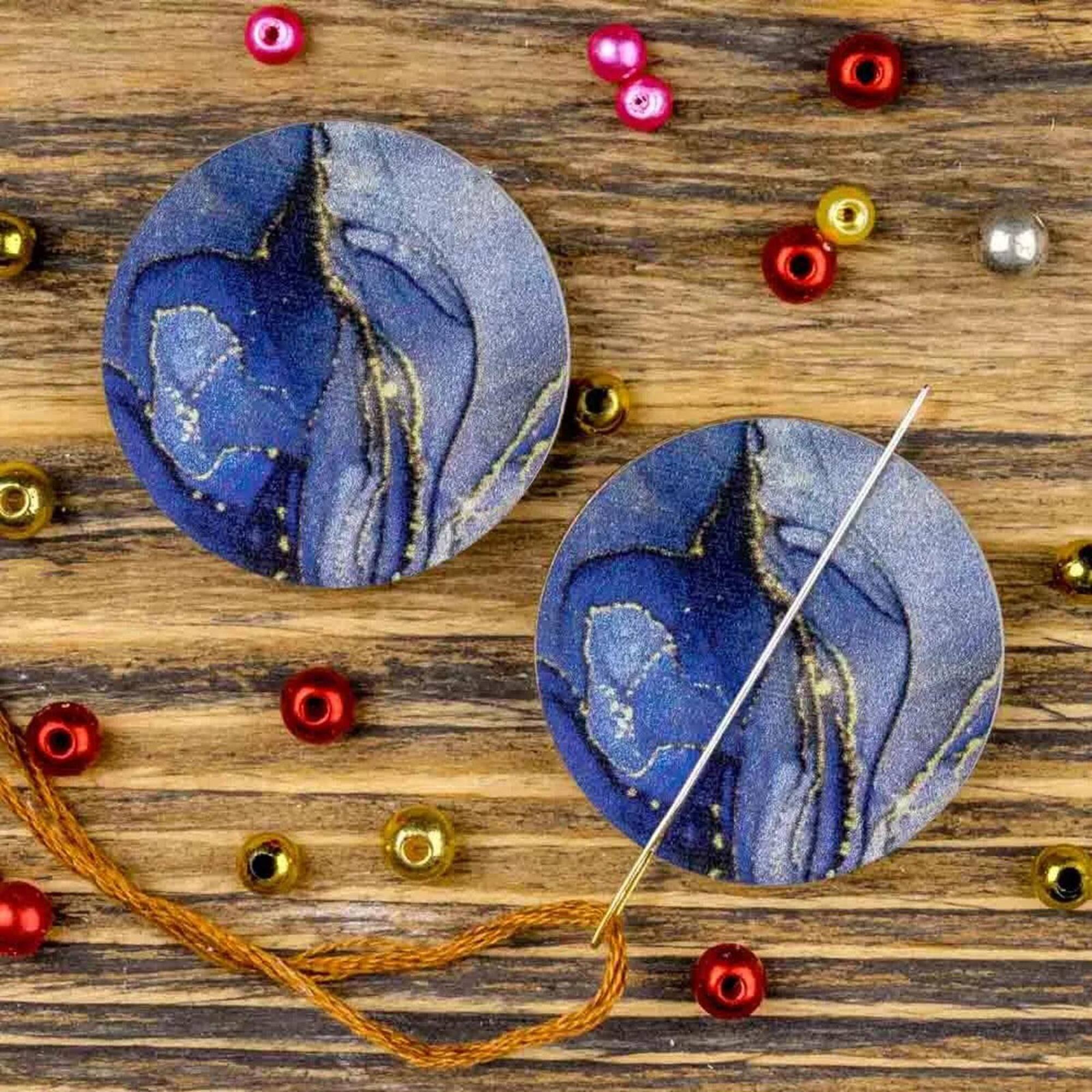 Wonderland Crafts 1.38" Wooden Magnetic Needle Holder